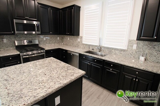 Building Photo - 1061 Chapelhill Ln