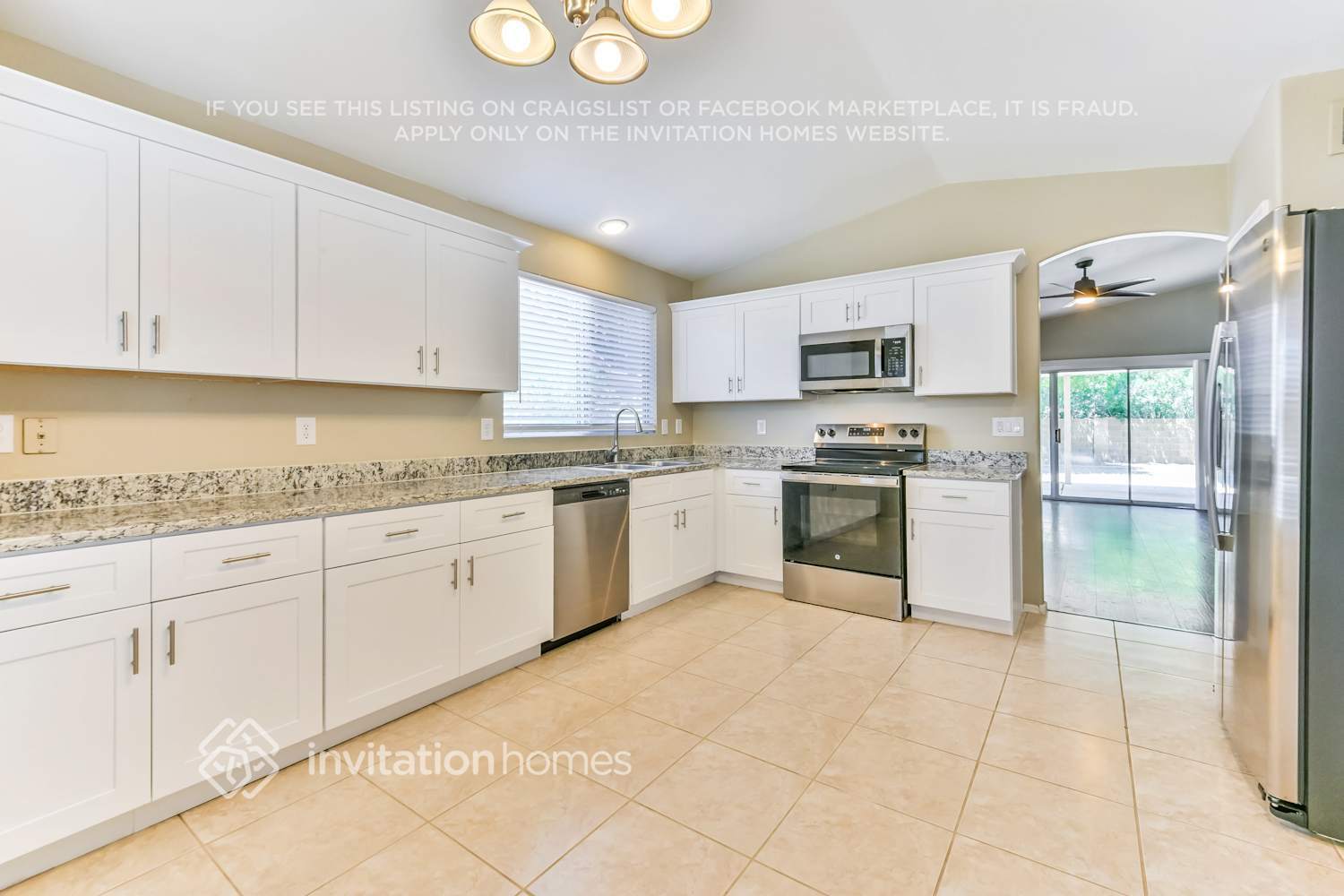 Building Photo - 706 S Golden Key St