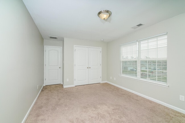 Building Photo - 2201 Walcot Way