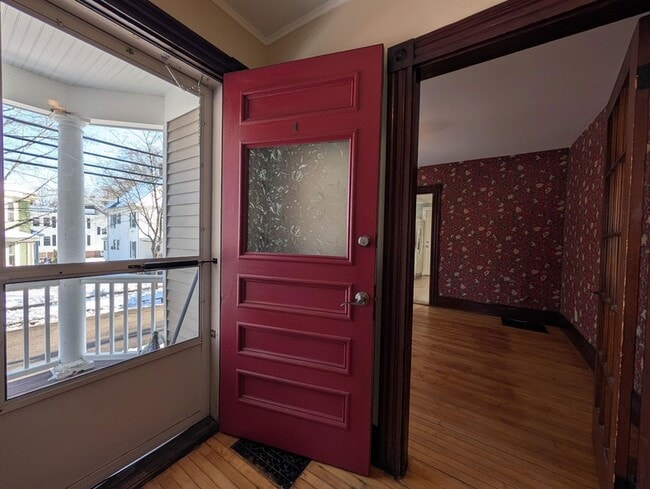 Building Photo - 204 Rockland St