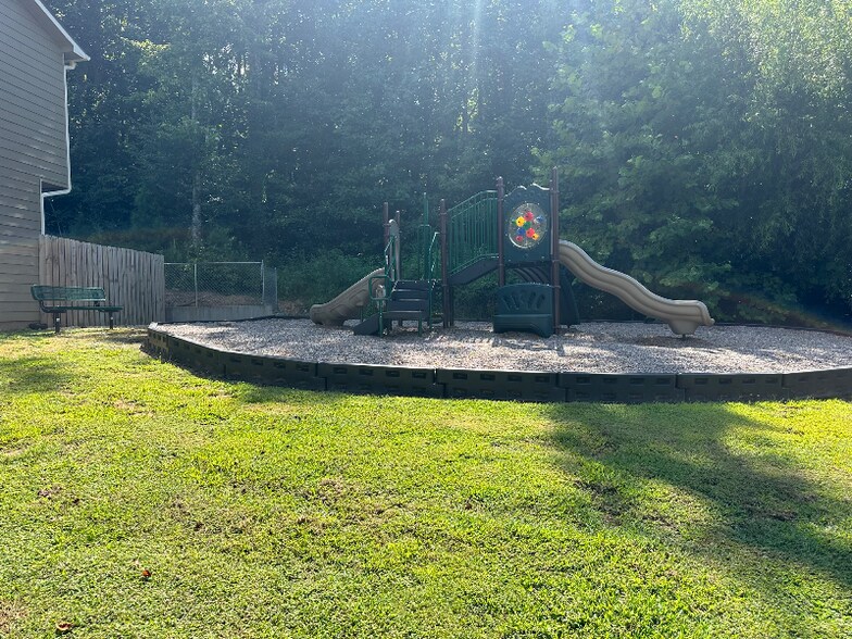 Building Photo - 45 Jacobs Ln