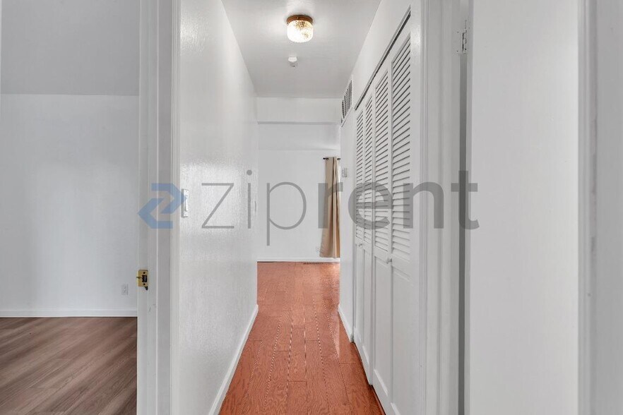 Building Photo - 51 Massolo Dr