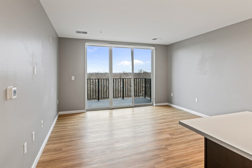 Building Photo - 8041 W Bluemound Rd