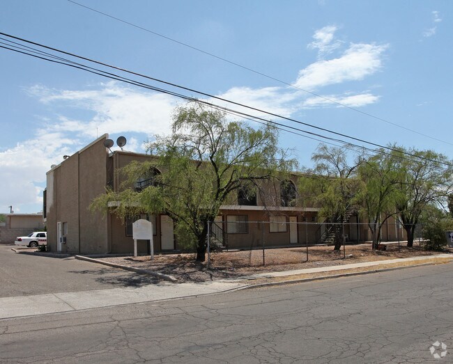 Kelso Court Apartments 602 E Kelso St Tucson AZ 85705 Apartment Finder