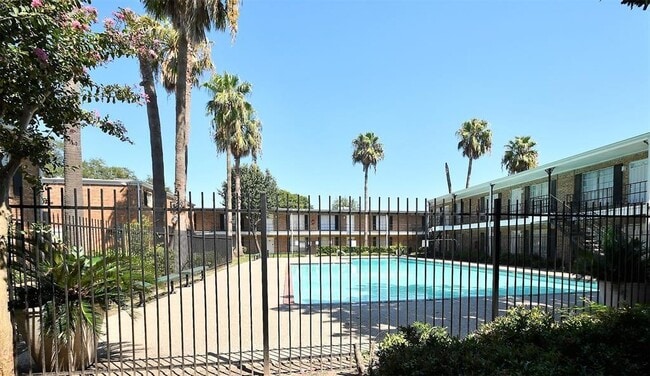 Primary Photo - 6305 Westward St