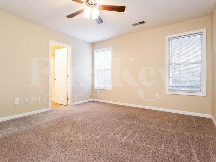 Building Photo - 176 Azalea Dr