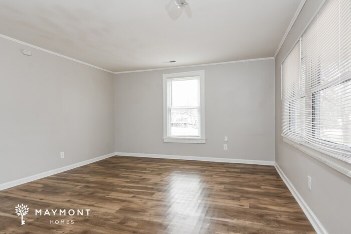 Building Photo - 1825 Glenside Dr