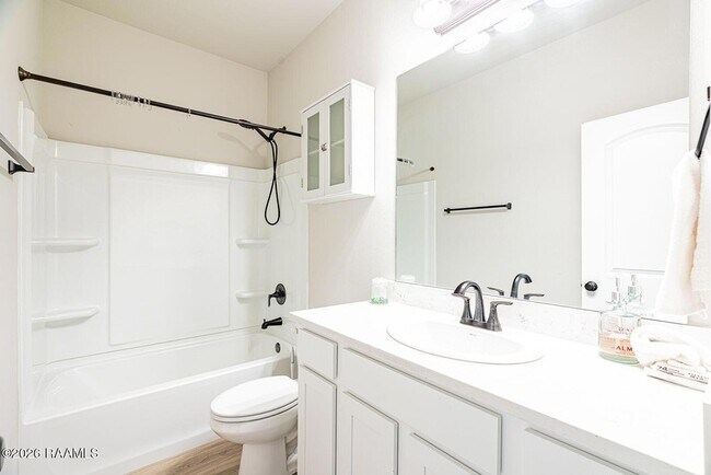 Building Photo - 202 Sparkling Meadows Ln