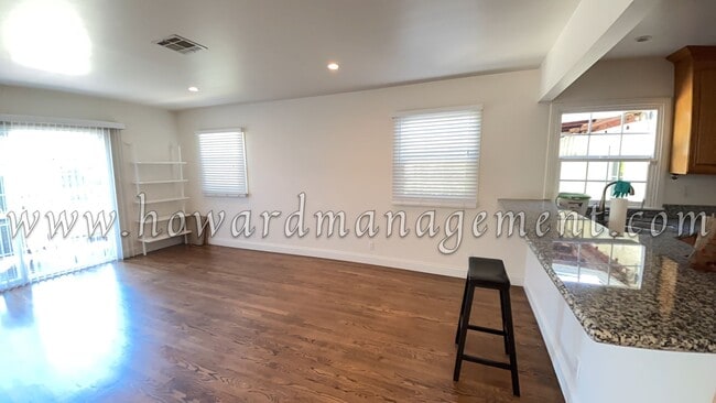 Building Photo - Lovely Home in a Quiet Neighborhood