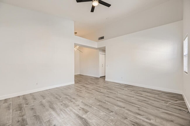Building Photo - 2153 Jasper Bluff St