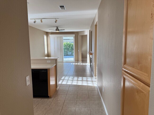 Building Photo - Summerset Living- with a Bonus Room