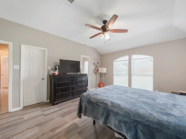 Building Photo - 4006 Raspberry Ct