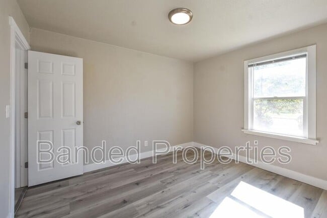 Building Photo - 8630-8644-8644 W 2800 S