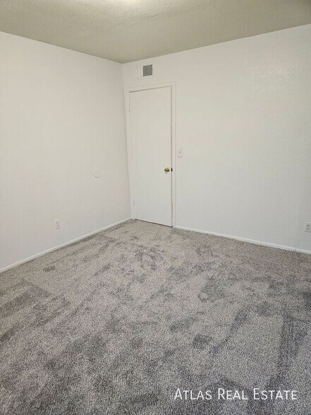 Building Photo - 111 N Phyllis-202