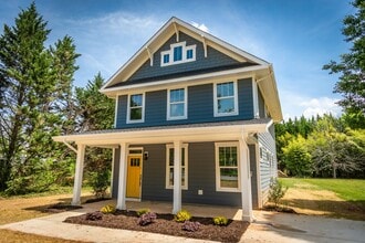 Building Photo - 301 Riverhills Dr