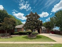 Building Photo - 15760 Scenic Rd