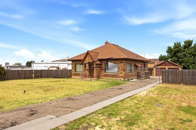Building Photo - Unique Property for Lease – Office or Residential Opportunity