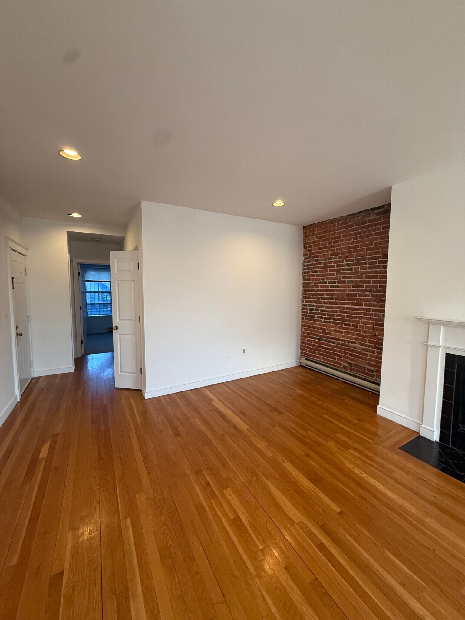 Building Photo - 1744 Washington St