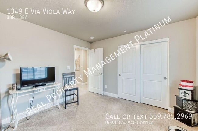 Building Photo - 1349 E Via Viola Way