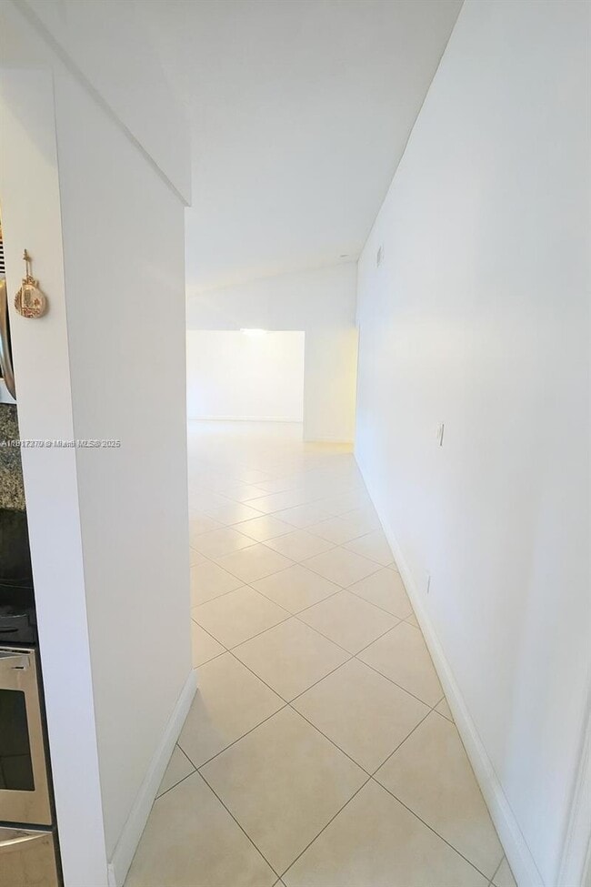 Building Photo - 8190 Springtree Rd