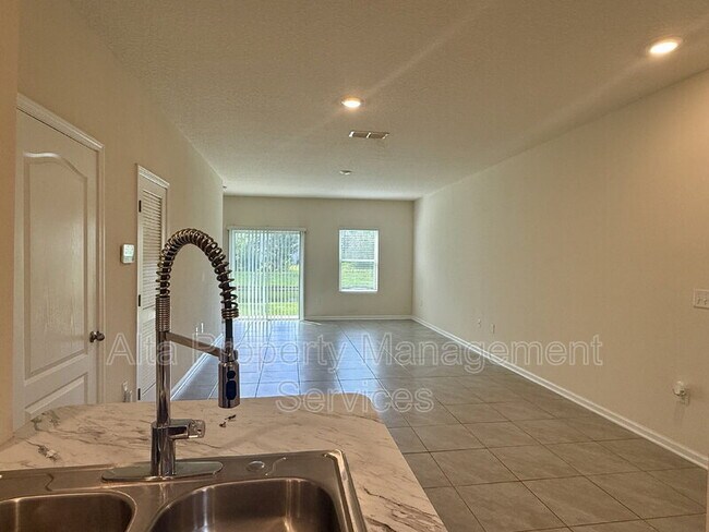 Building Photo - 7765 Legacy Trl