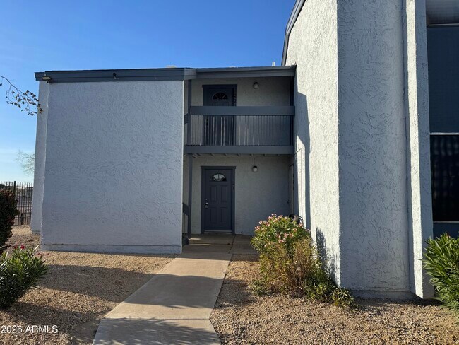 Building Photo - 7550 N 12th St