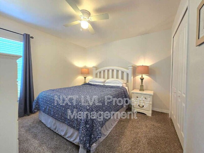 Building Photo - 1243 NW 22nd Ave