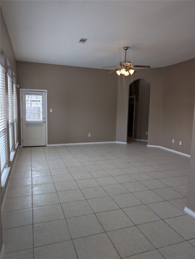 Building Photo - 16626 Williamhurst Ln
