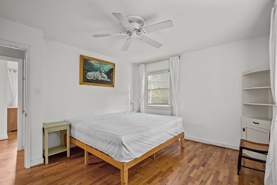 Building Photo - 457 Baytree Rd