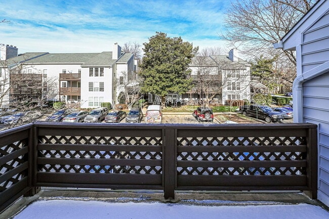 Building Photo - 9941 Oakton Terrace Rd