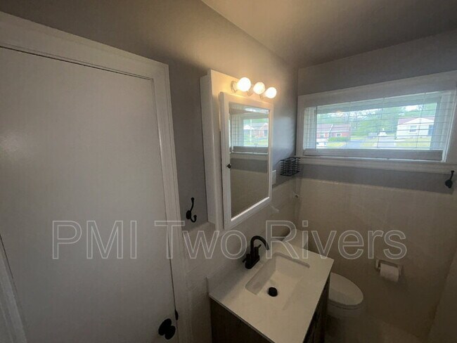 Building Photo - 2639 Woodberry Dr