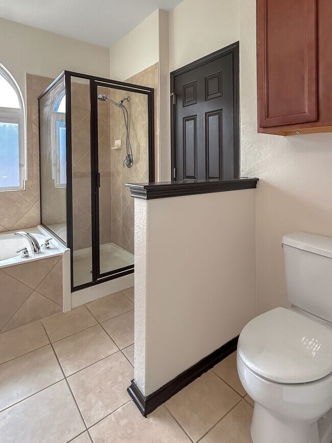 Building Photo - One-Story Home with Office in Bridlewood P...