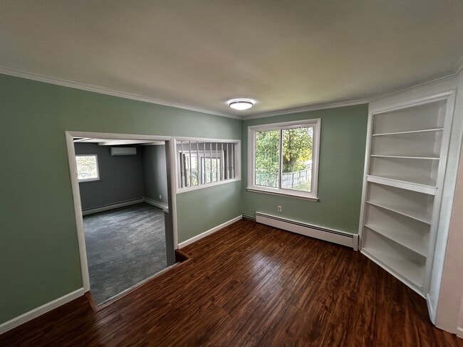 Building Photo - Dexter House for Rent - Walking Distance t...