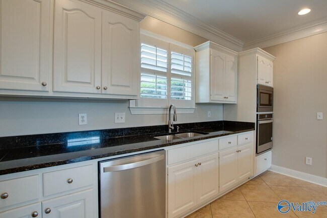 Building Photo - 3017 Brunswick Cir SE