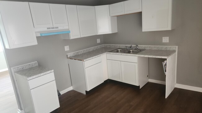 Building Photo - 1208 Venetian Cir