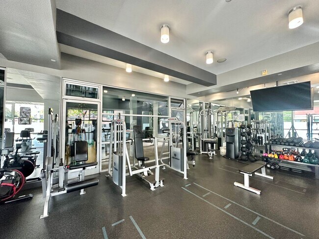 Building Photo - Two Story 2 Bed/2.5 Bath Townhouse in Mari...