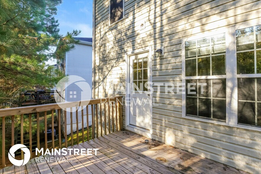 Building Photo - 4035 Riverside Pkwy