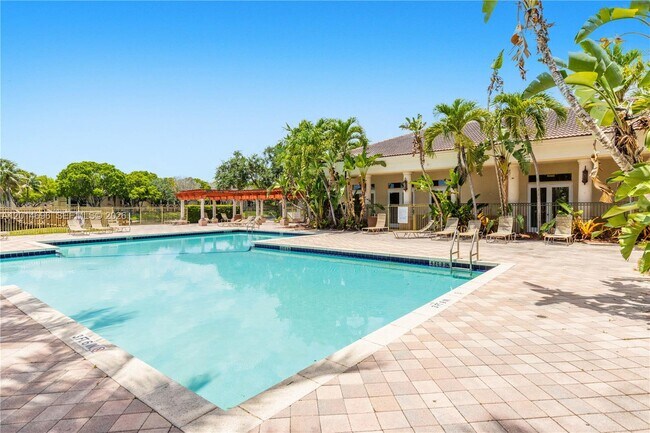 Building Photo - 2486 Centergate Dr