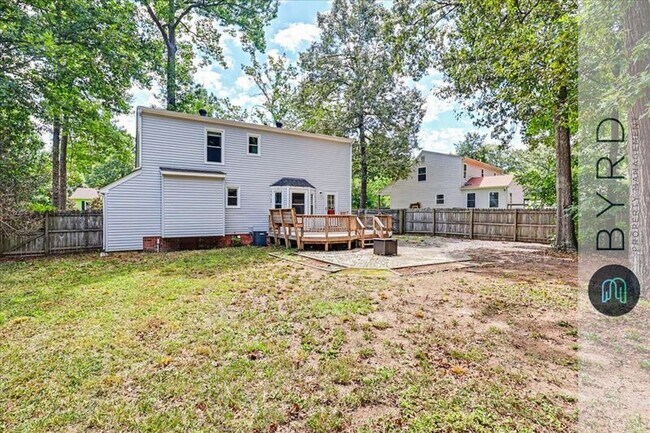 Building Photo - 5961 Sara Kay Dr