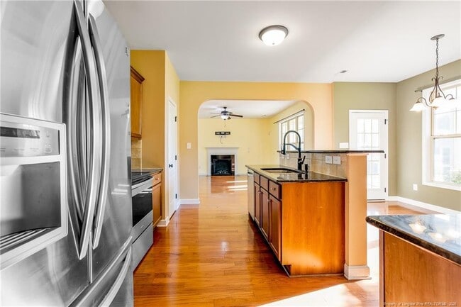 Building Photo - 2828 Deepwater Ct