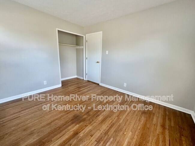 Building Photo - 629 Kent Dr