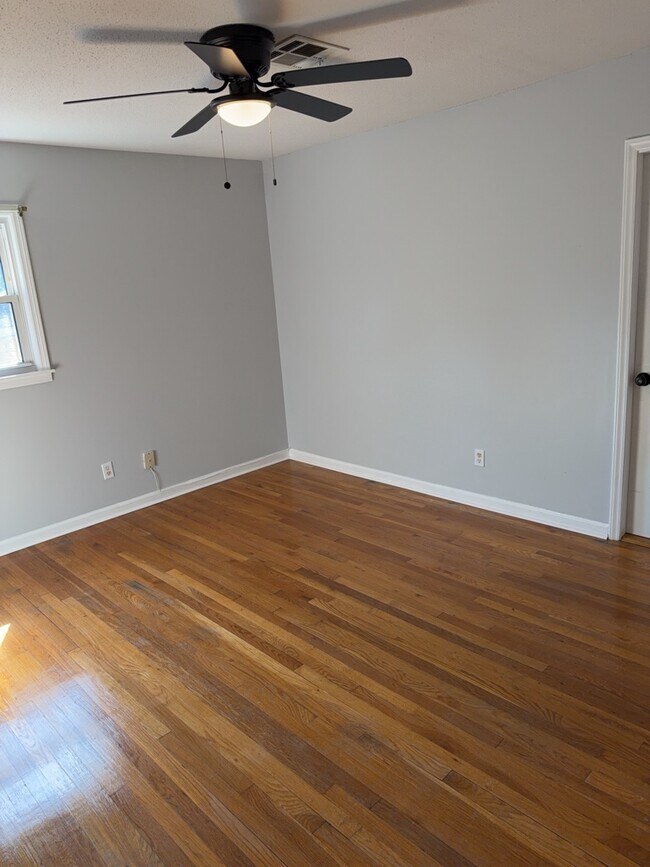 Building Photo - 4064 Johnstown Dr