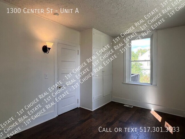 Building Photo - 1300 Center St