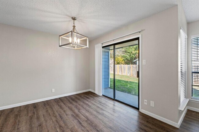 Building Photo - 707 Brookside Pass