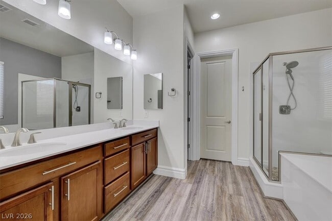 Building Photo - 9936 Wildhorse Cyn Ave