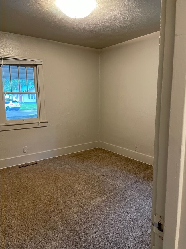 Building Photo - STUDENTS WELCOME! 1 Block North of CSU - Tenant Only Pays Trash