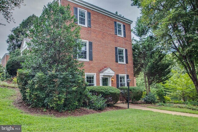 Building Photo - 2802 S Abingdon St