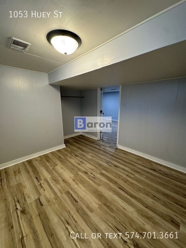 Building Photo - 1053 Huey St