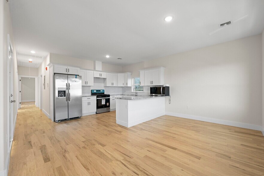 Building Photo - 56 2nd St