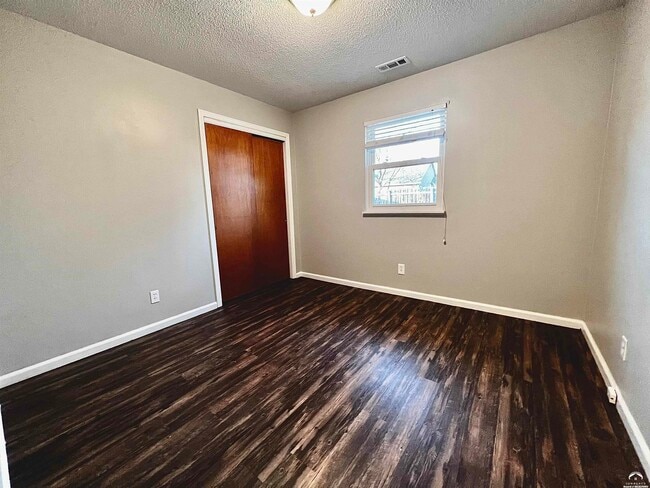 Building Photo - 3710 Brush Creek Dr